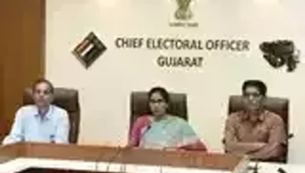 Gandhinagar : CEO holds readiness meeting at airport