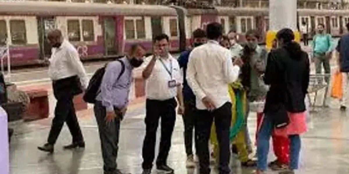 Mumbai: Central Railway sets benchmark in combating ticketless travel, tops revenue collection among railway zones