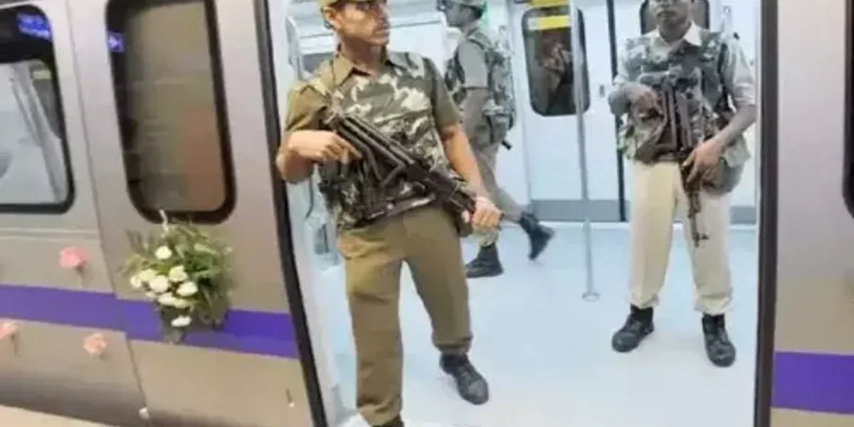 Delhi Police personnel to travel in metro with weapons during crisis