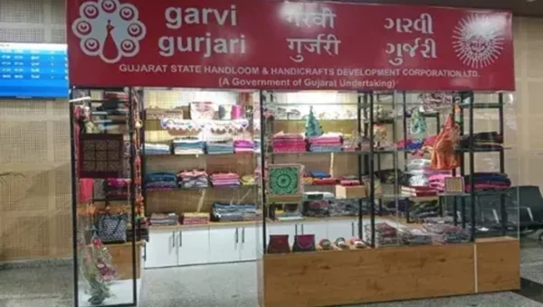 Garvi Gurjari emporium opens at Vadodara Airport