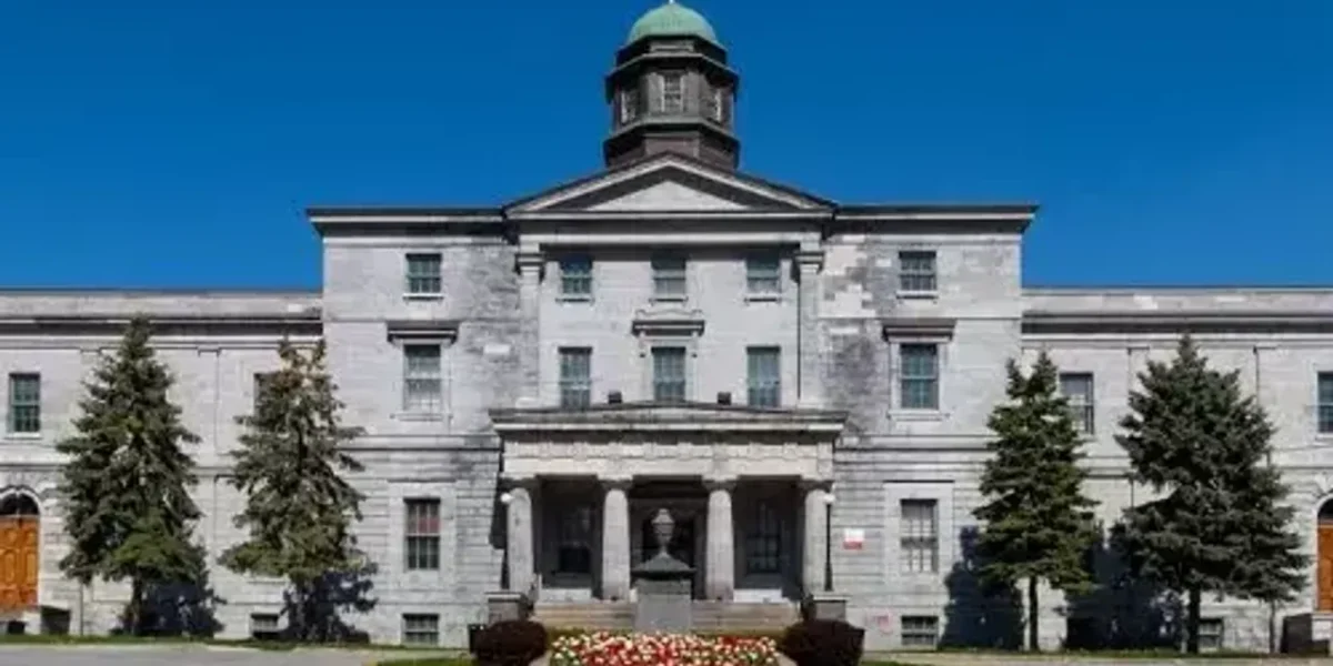 Canadian colleges relax 16-year education requirement for Master’s admission