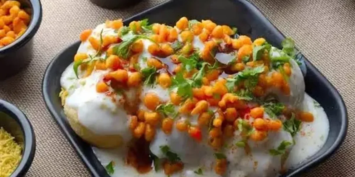 Bread Papdi Chaat Recipe: This snack recipe is a unique twist given to the regular papdi chaat and is absolutely mouth-watering
