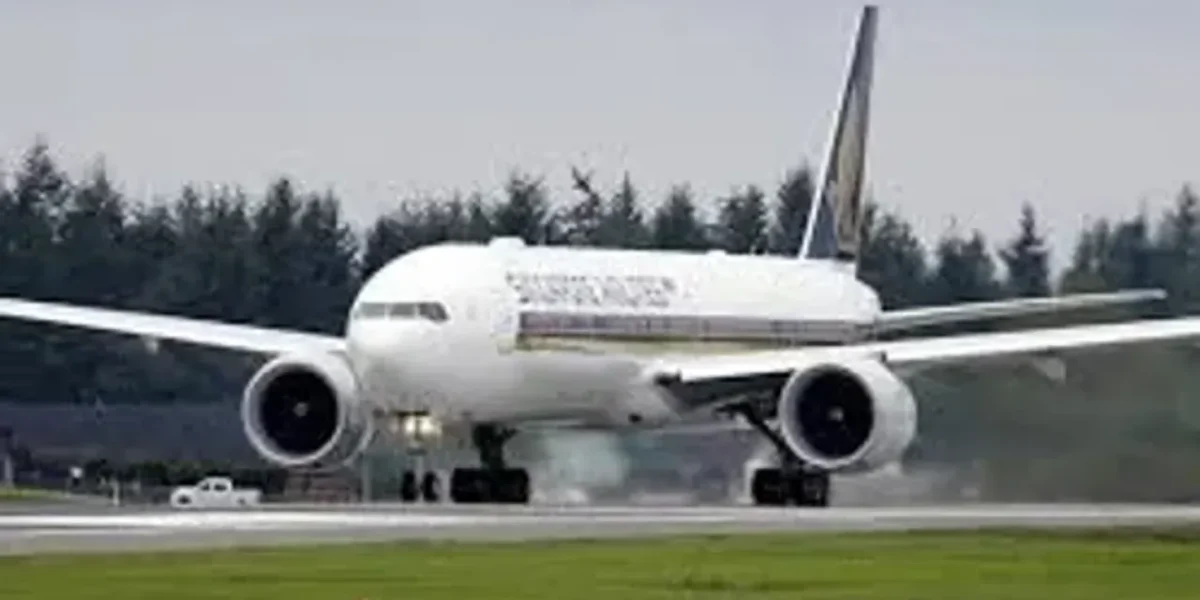 1 dead, many injured after London-Singapore flight hit severe turbulence