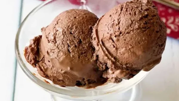 Chocolate Dust Ice Cream Recipe: Go ahead and lose your heart to this frozen delight