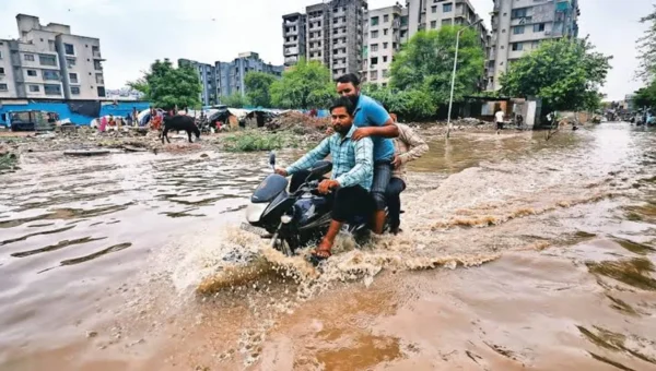 AMC in action with pre-monsoon perp, sets up zonal control rooms