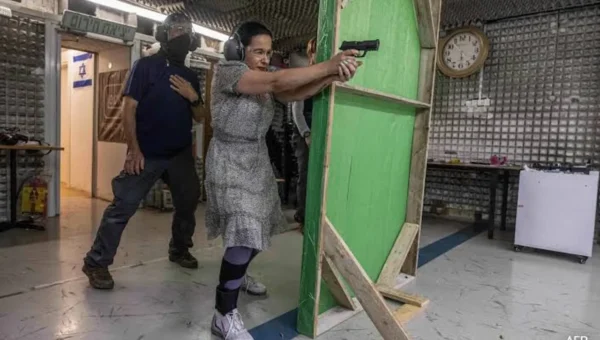 42,000 Israeli women apply for gun permits after Hamas attacks