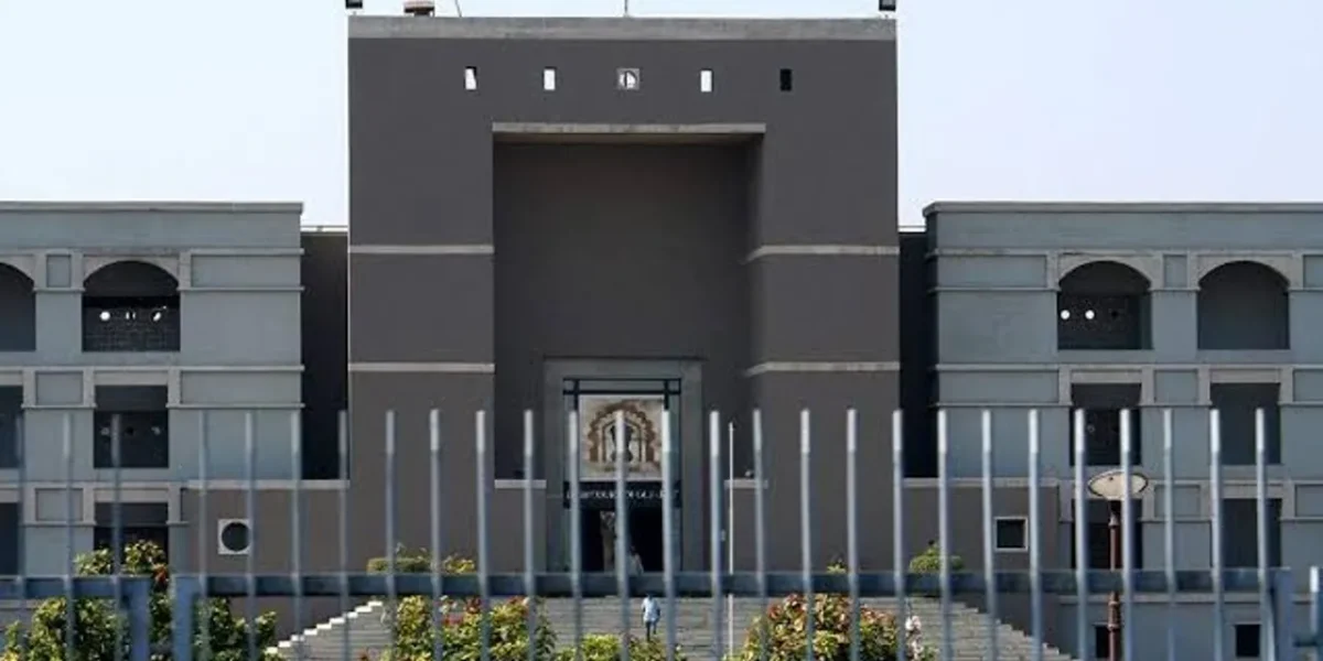 Gujarat HC directs govt to fill vacant supporting staff posts in consumer panels
