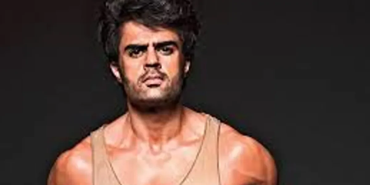Reports: Maniesh Paul came on board for David Dhawan directed big-screen entertainer