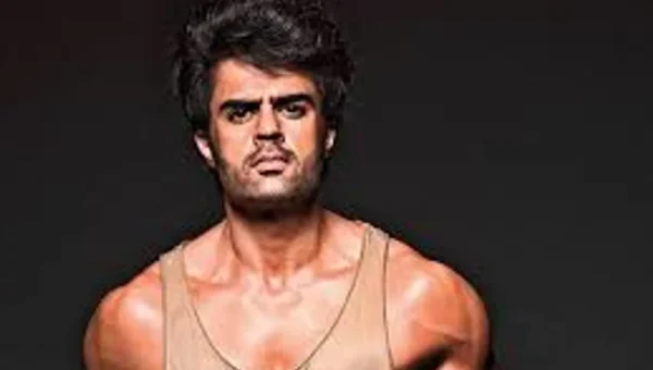 Reports: Maniesh Paul came on board for David Dhawan directed big-screen entertainer