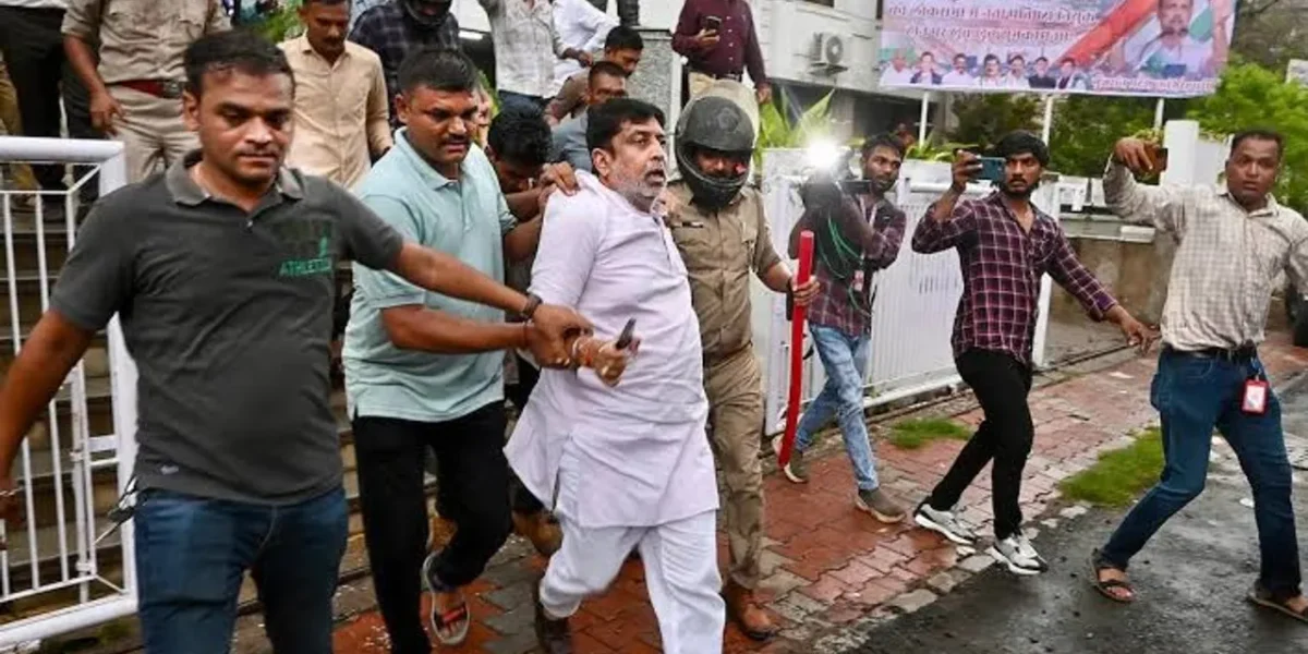 Ahmd police book BJYM workers for rioting outside Cong headquarters