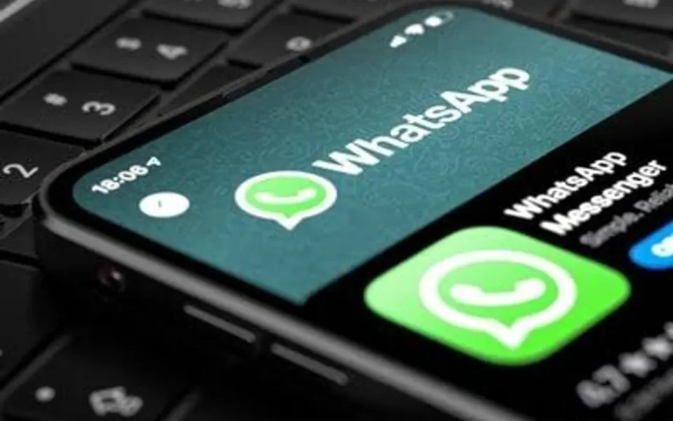 WhatsApp rolling out a community exclusive event icon for group chats
