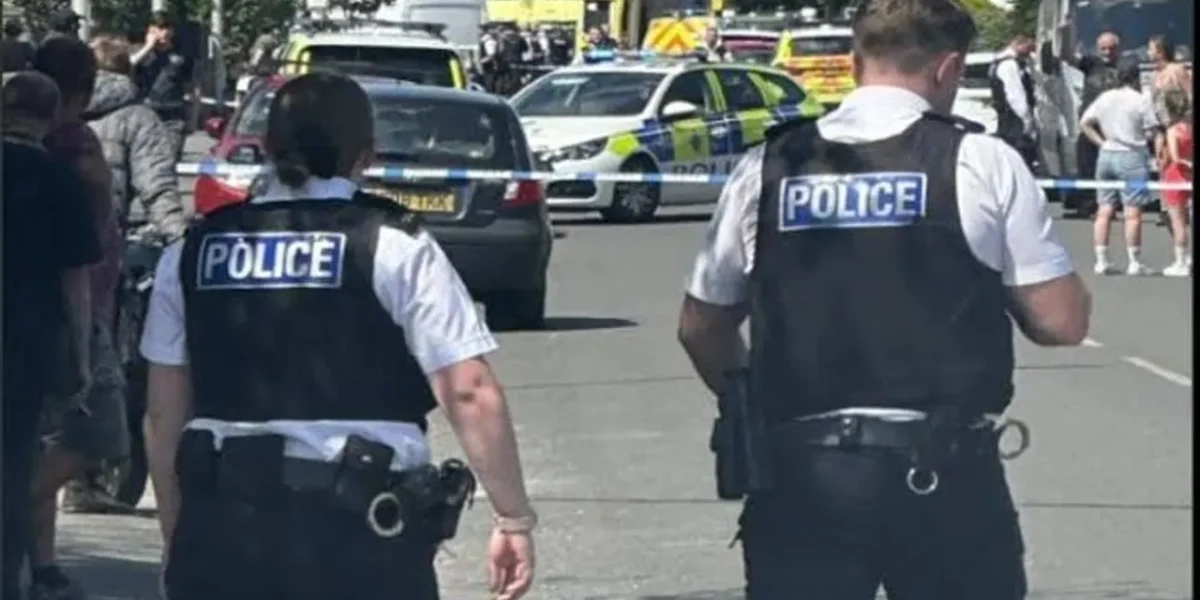 UK: Man goes on stabbing spree, injures 8 including children