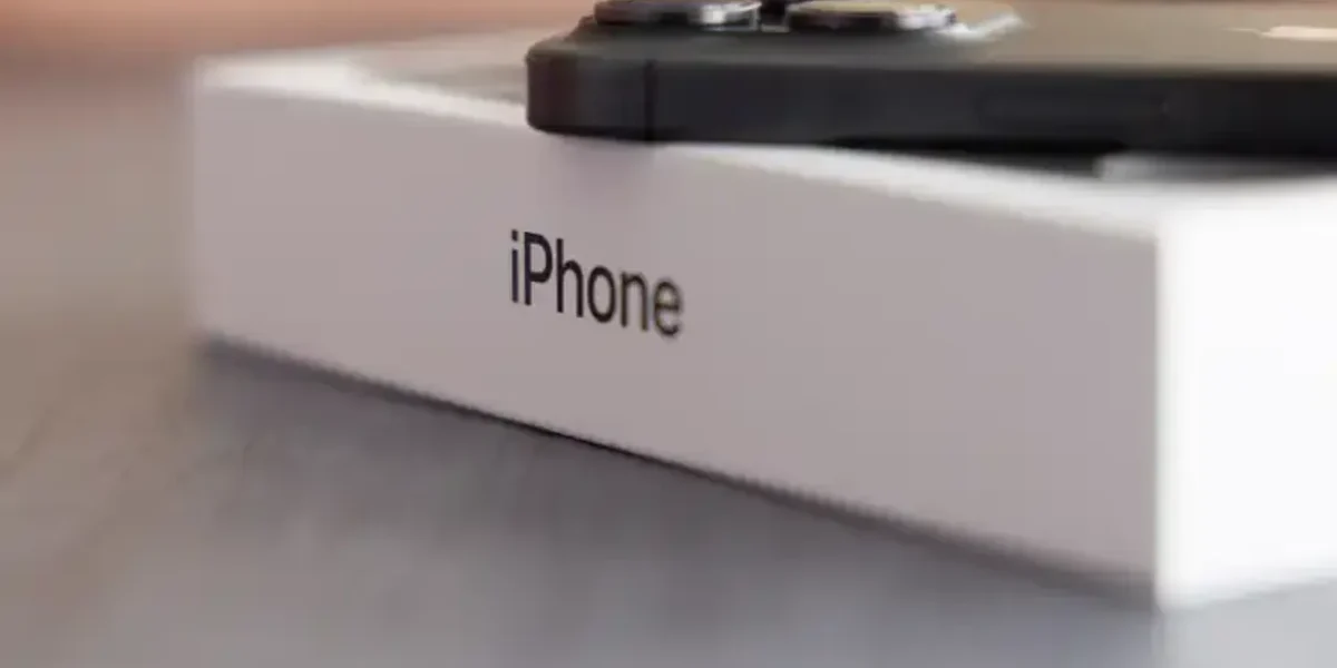 Apple cuts iPhone price in India amid China slowdown