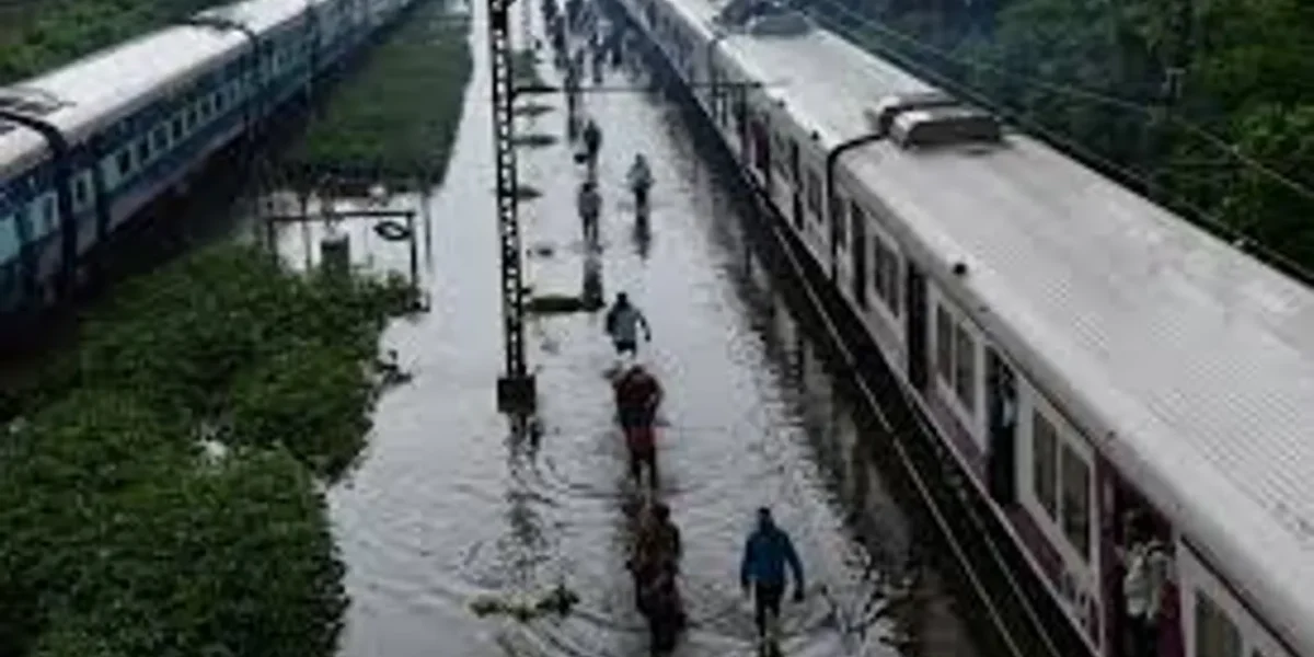Mumbai: Several trains cancelled, many diverted amid heavy rains