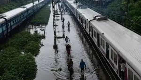 Mumbai: Several trains cancelled, many diverted amid heavy rains