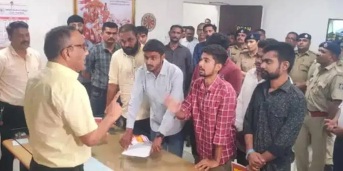 NSUI holds protests against fee hike in medical courses