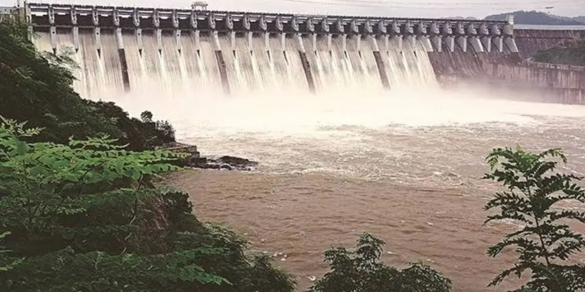 Ukai dam in Surat 76% full, water level rises in Tapi river
