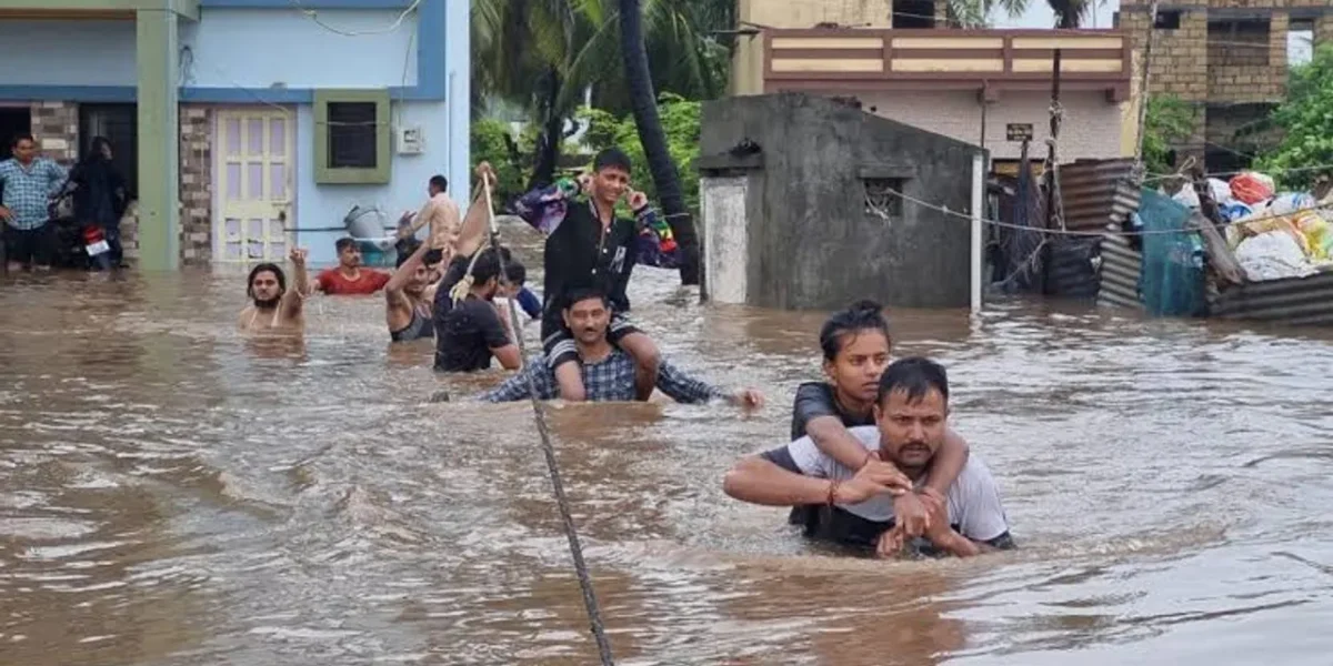 Gujarat rains: 16 dead as heavy rain batters Gujarat, flood-like situation in many areas
