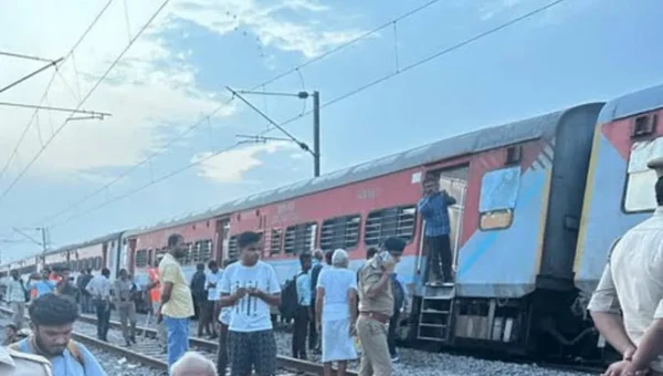 Sabarmati Express derails near Kanpur after engine hits object placed on track