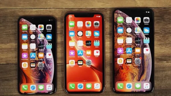 Apple may switch completely to OLED screen on iPhones by next year