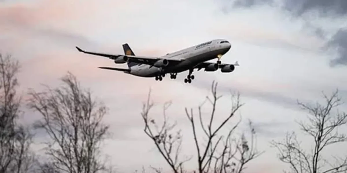 Airlines suspend flights as Middle East tensions rise