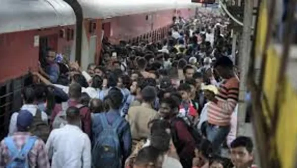 Delhi stations suspend platform tickets until Nov 6 after Mumbai stampede