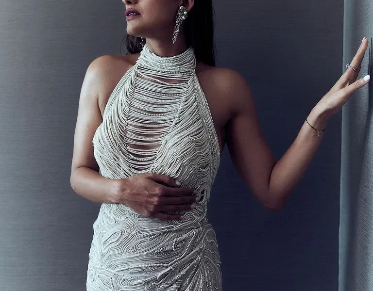 Get ready for another impeccable performance from Kubbra Sait! the trailer of her next film ‘Khwabon Ka Jhamela’ out now