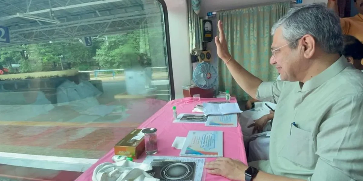 Ashwini Vaishnaw: 35 railway stations in Kerala will be completely reconstructed