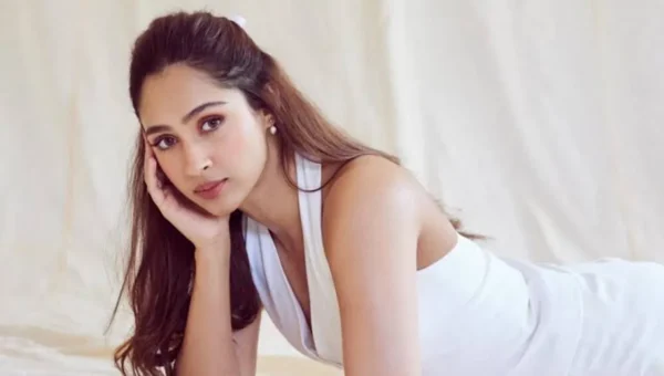 Birthday Girl Pashmina Roshan’s fashion files: 5 Looks that stole our hearts