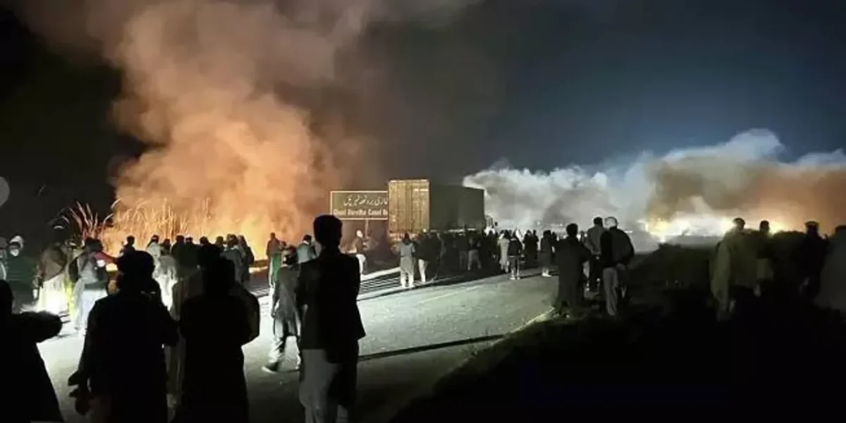 Pakistan: ‘Shoot at sight’ ordered as pro-Imran Khan PTI protest rally turns deadly