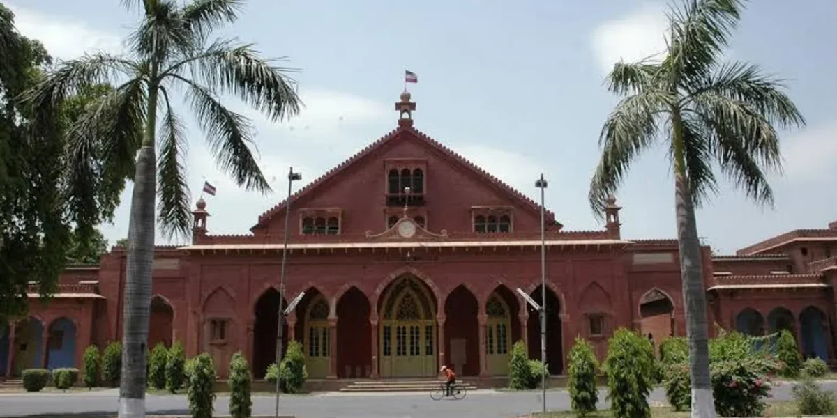 SC: Aligarh Muslim Unversity minority status to be decided by regular bench