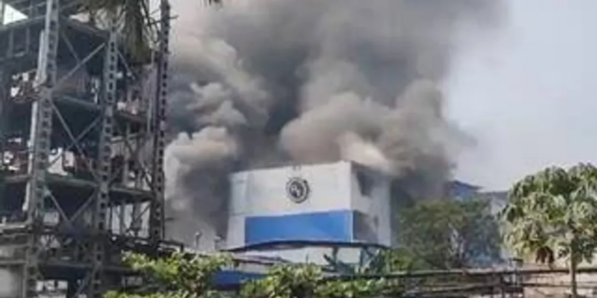 Massive fire breaks out at factory in Gujarat