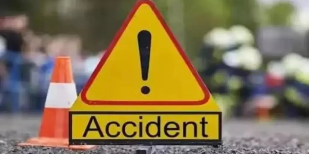Bharuch: 7 people died in a horrific accident after an eco car collided with a truck parked on Jambusar-Amod road, 3 people under treatment