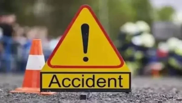 Bharuch: 7 people died in a horrific accident after an eco car collided with a truck parked on Jambusar-Amod road, 3 people under treatment