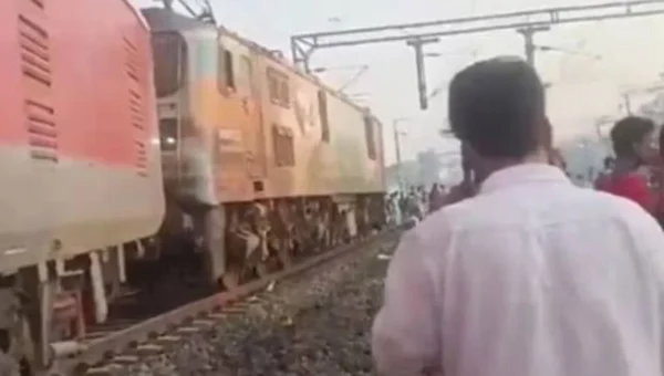 Secunderabad-Shalimar Express derails near Nalpur Station