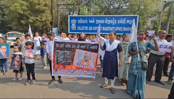 Protests erupt in Bharuch over Amit Shah’s statement on Dr. B.R. Ambedkar