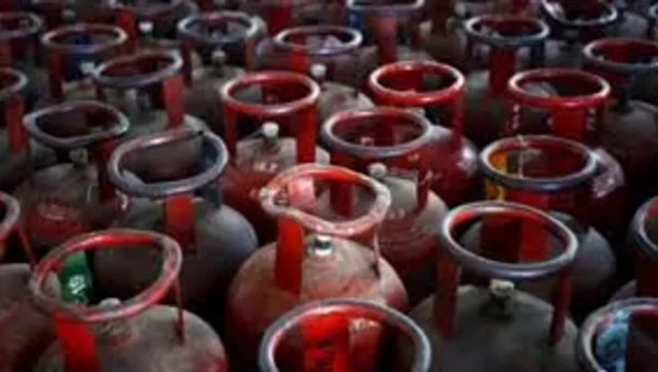 Illicit gas cylinder refilling scam uncovered in Ahmedabad