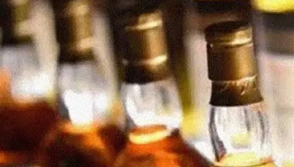 Ahmedabad police seize liquor worth ₹3.39 lakh, two arrested