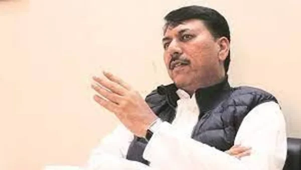 Congress leader Amit Chavda raises concerns over GPSC exams in letter to Gujarat CM