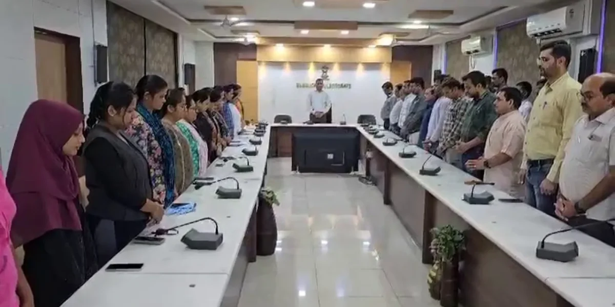 Bharuch Observes Two-Minute silence on Martyr’s Day