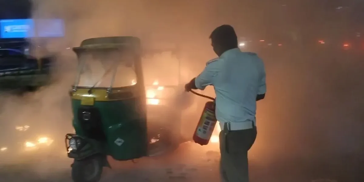 CNG auto catches fire near Anupam crossroads, prompt police action averts mishap