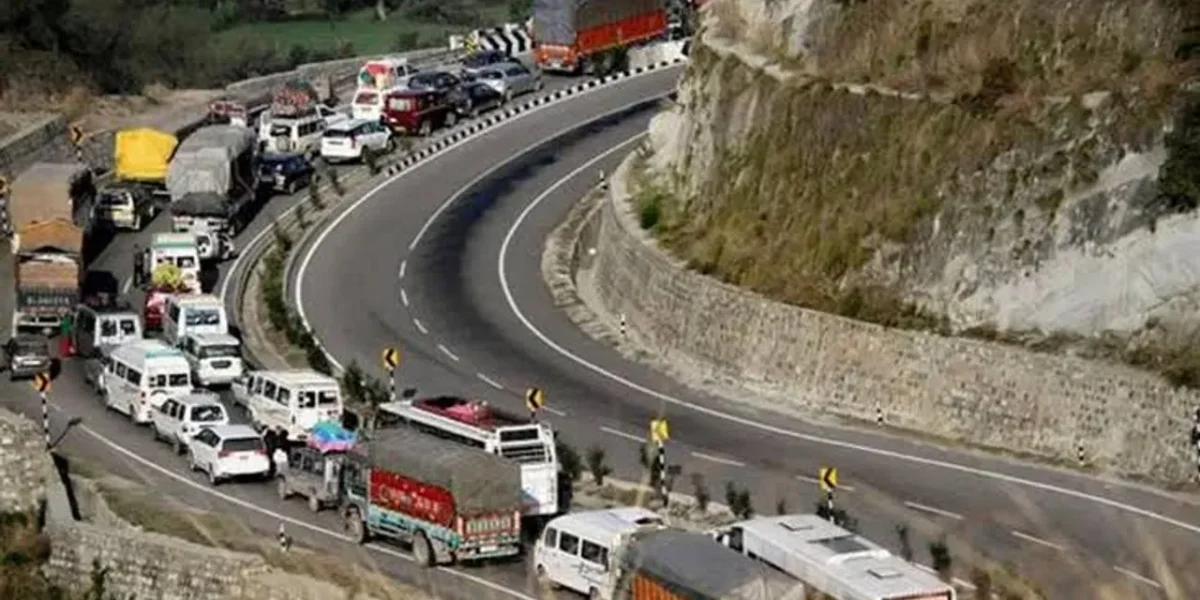 Srinagar-Jammu National Highway partially restored for traffic