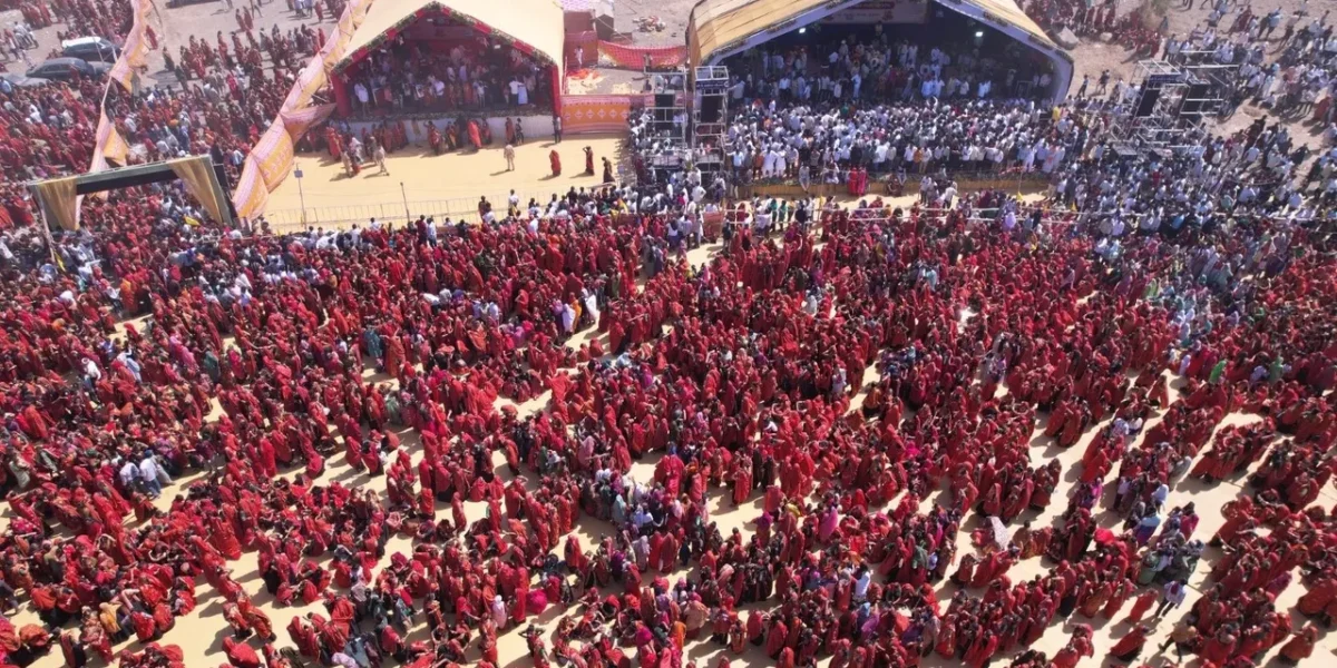Ahmedabad creates world record: 75,000 Maldhari sisters perform Hoodo Ras at Bavliyali Thakardham