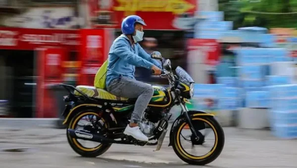 Uber introduces AI-powered helmet selfies to boost two-wheeler rider safety