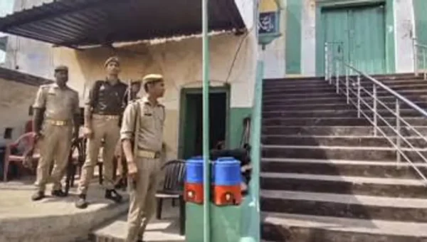 Maharashtra alert over stir to raze Aurangzeb Tomb