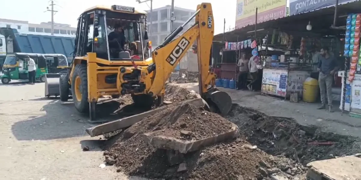 Ankleshwar: Bulldozer backfires on illegal encroachment near Valia Chokdi on NH 48 !