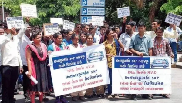 Healthcare workers of Gujarat mark 8th day of protest over demands in Gandhinagar