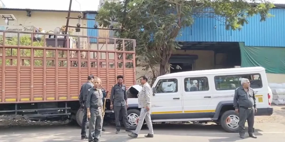 Ankleshwar: Tufan Jeep collides with parked icer tempo near Ficom intersection, three Injured