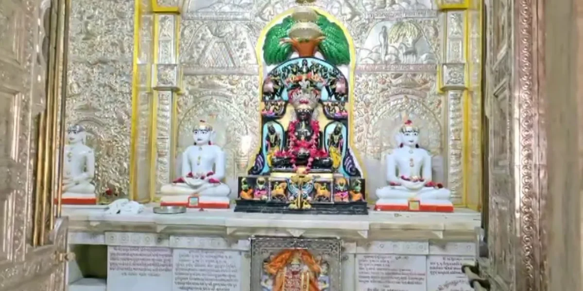 Bharuch: Grand celebration of Lord Mahavir Swami’s Birth Anniversary at Historic Jain Temple in Shrimali Pol