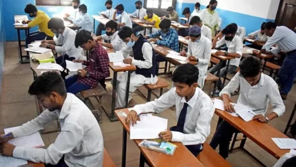 Maharashtra rolls back order making Hindi compulsory third language in schools